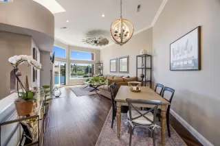 Photo #2: 41104689 Listing