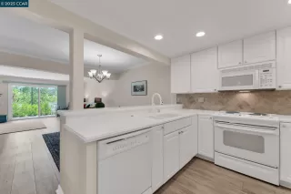 Photo #4: 41104765 Listing