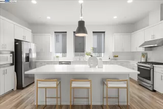 Click for more information on MLS # 41104793 : 7906 REGIONAL CMN More Details about MLS # 41104793 : 7906 REGIONAL CMN