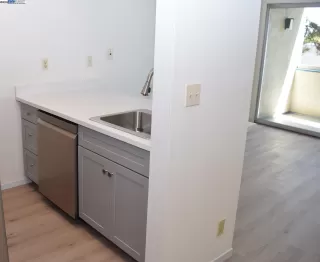 Photo #5: 41104830 Listing