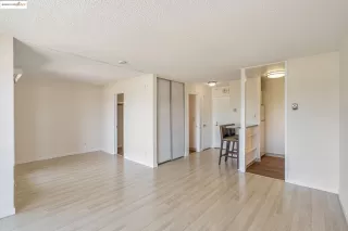 Photo #5: 41104863 Listing 