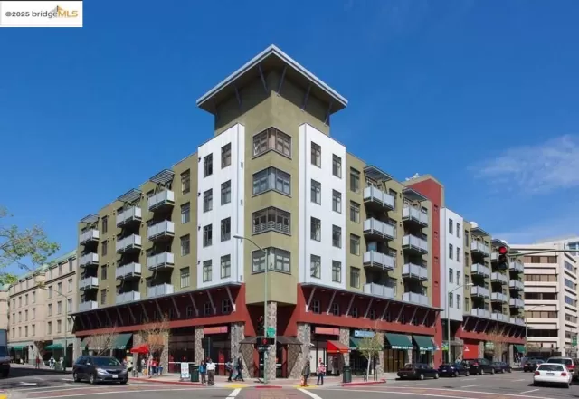 MLS: 41104879 Condo For Sale