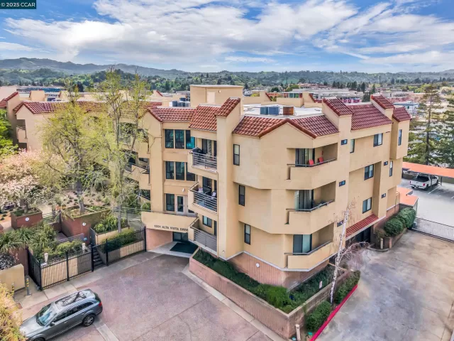 MLS: 41104900 Condo For Sale