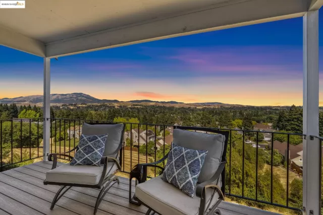 MLS: 41104911 Condo For Sale