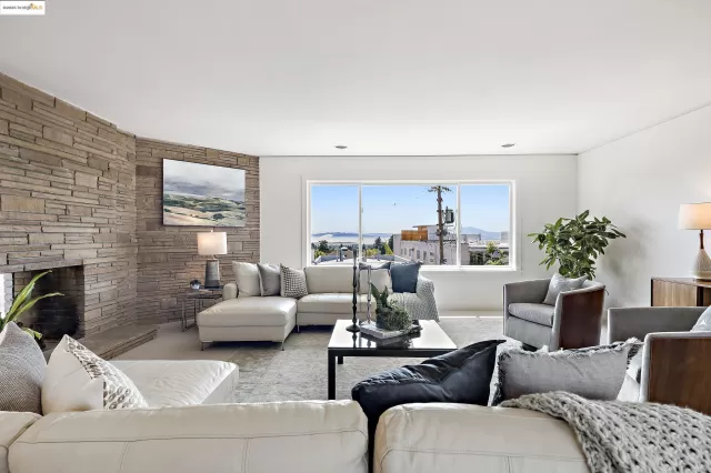 MLS: 41104953 Condo For Sale