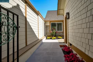 Photo #2: 41104975 Listing