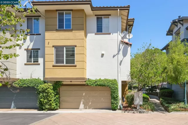 MLS: 41104982 Condo For Sale