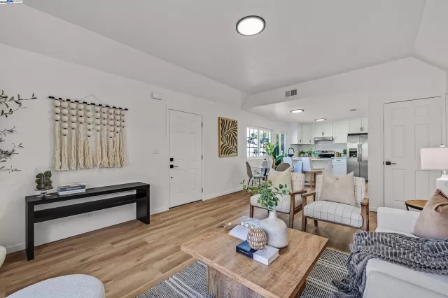 MLS: 41104997 Condo For Sale