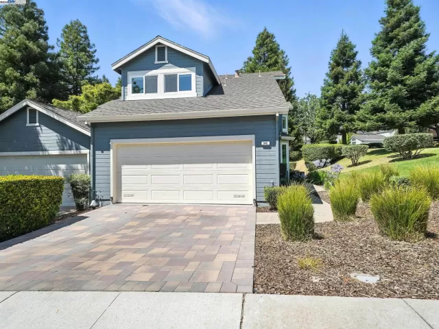 MLS: 41105008 Condo For Sale