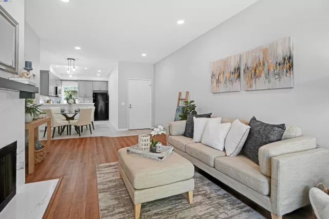 MLS: 41105051 Condo For Sale