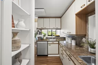 Photo #6: 41105099 Listing