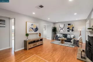 Photo #3: 41105113 Listing