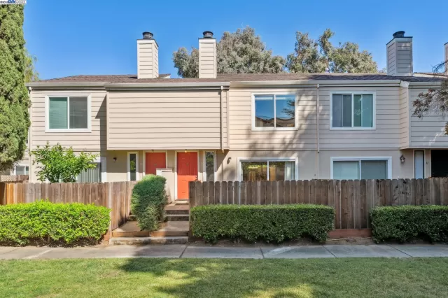 MLS: 41105123 Condo For Sale