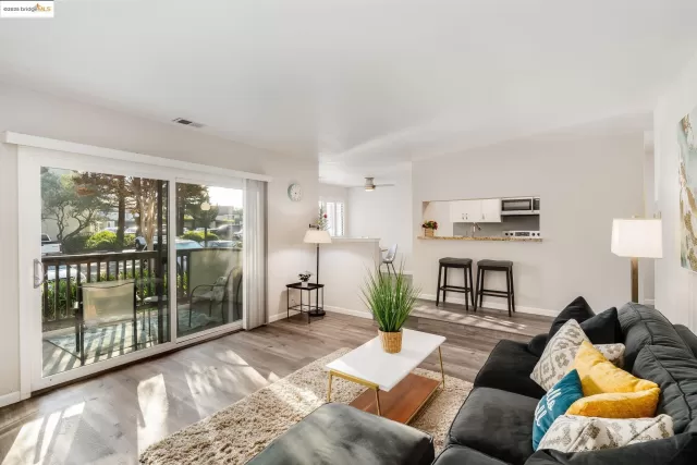 MLS: 41105134 Condo For Sale