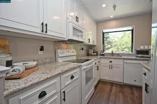 Photo #6: 41105160 Listing 