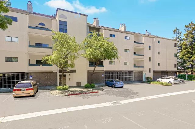 MLS: 41105207 Condo For Sale