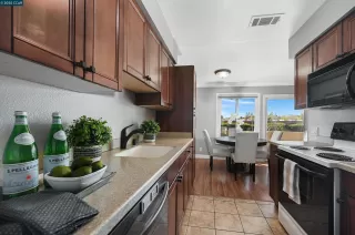 Photo #2: 41105223 Listing 