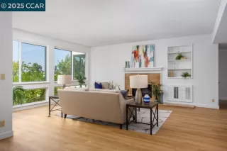 Photo #5: 41105237 Listing 