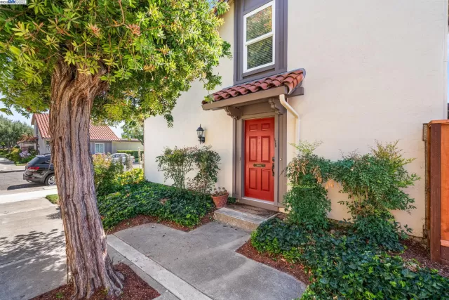 MLS: 41105241 Condo For Sale