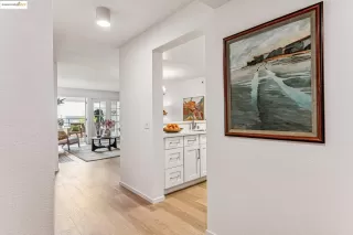 Photo #3: 41105356 Listing