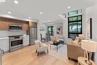 Photo #4: 41105429 Listing