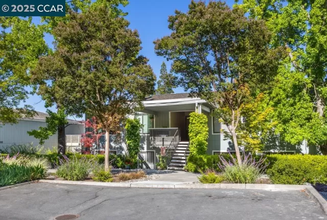 MLS: 41105473 Condo For Sale