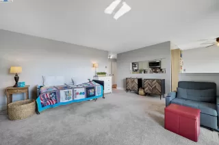 Photo #5: 41105478 Listing