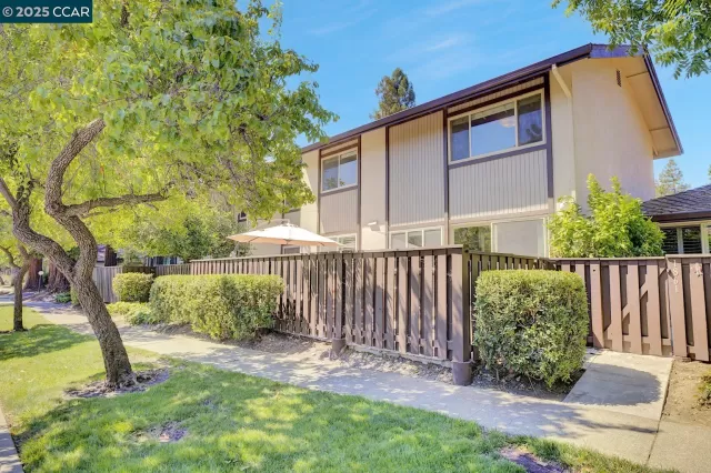 MLS: 41105542 Condo For Sale