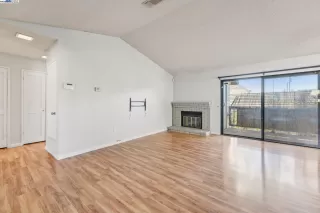 Photo #5: 41105552 Listing