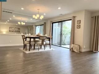 Photo #3: 41105565 Listing