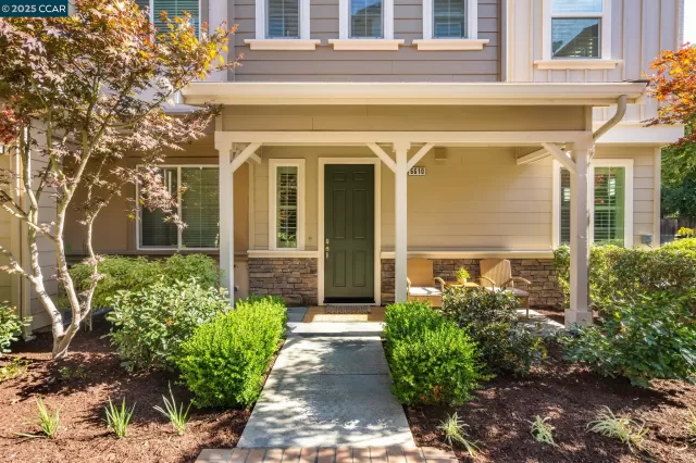 MLS: 41105618 Condo For Sale