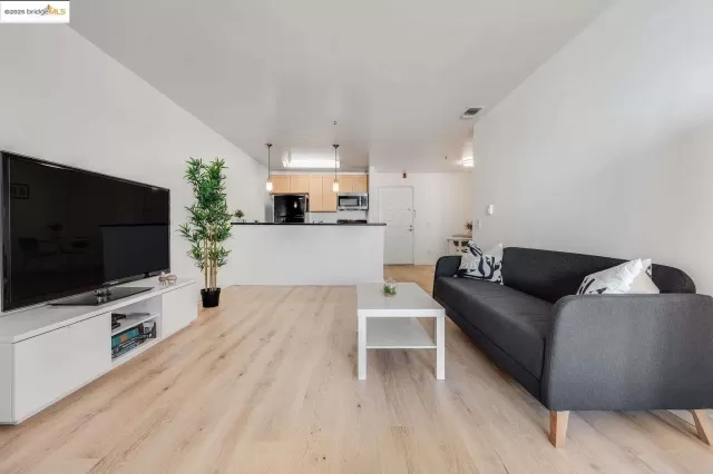 MLS: 41105703 Condo For Sale