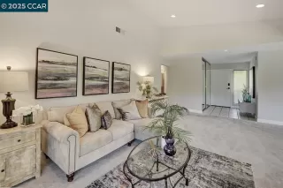 Photo #3: 41105704 Listing