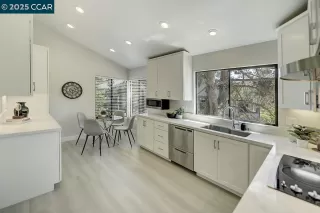 Photo #6: 41105704 Listing