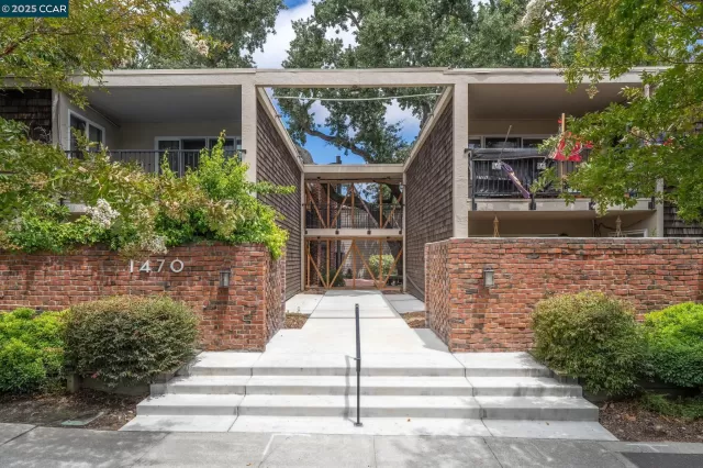 MLS: 41105801 Condo For Sale