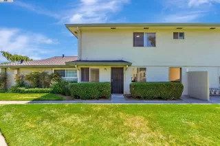 Click for more information on MLS # 41105834 : 2274 PEACOCK PL # 3 More Details about MLS # 41105834 : 2274 PEACOCK PL # 3