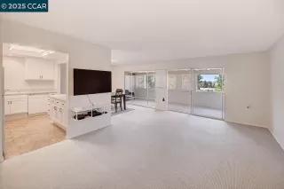 Photo #4: 41105858 Listing