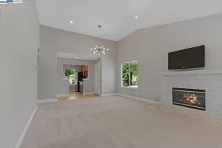 Photo #5: 41105870 Listing 