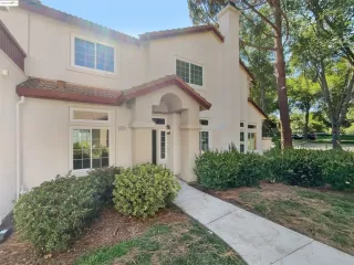 Photo #5: 41105930 Listing