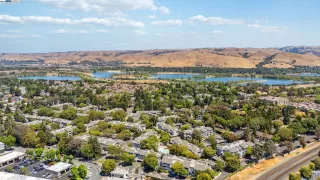 Photo #5: 41106003 Listing