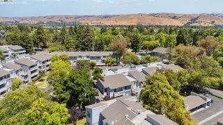 Photo #6: 41106003 Listing