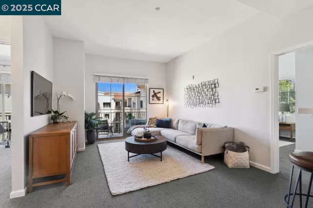 MLS: 41106006 Condo For Sale