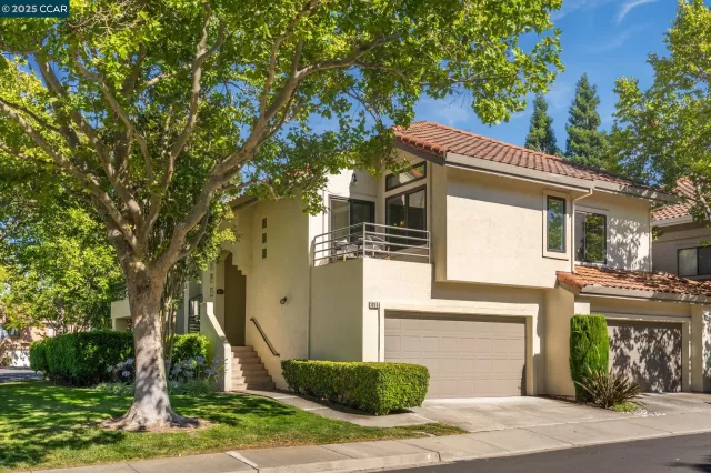 MLS: 41106101 Condo For Sale