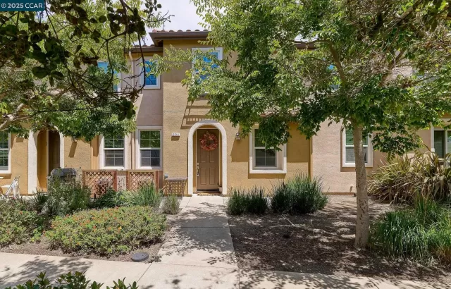 MLS: 41106357 Condo For Sale