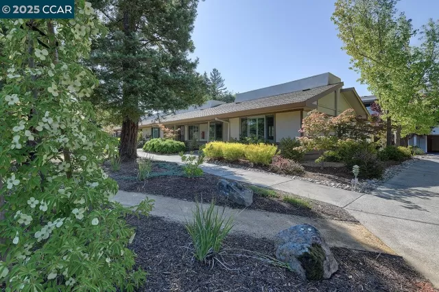 MLS: 41106488 Condo For Sale