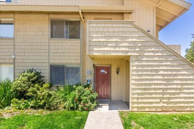 MLS: 41106613 Condo For Sale