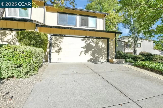 MLS: 41106631 Condo For Sale