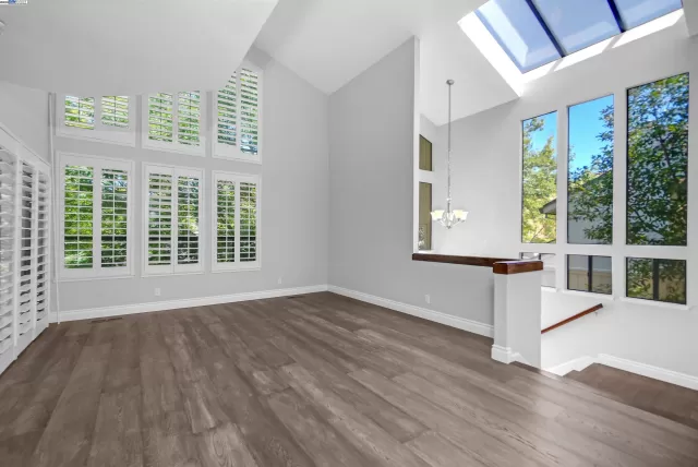 MLS: 41106758 Condo For Sale