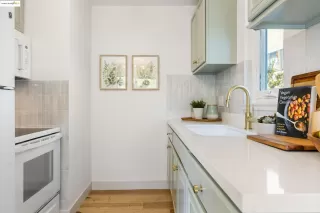 Photo #6: 41106838 Listing