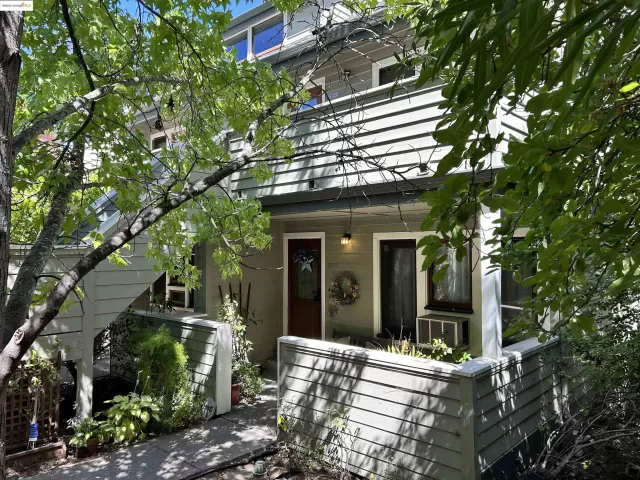 MLS: 41106929 Condo For Sale